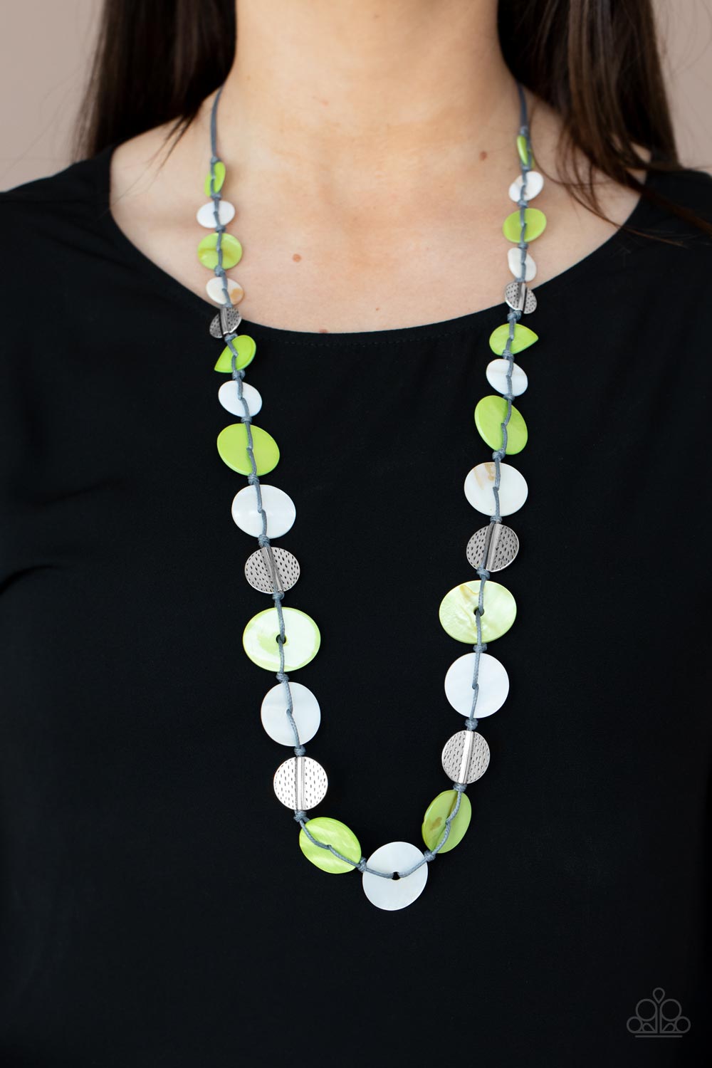SEASHORE SPA - GREEN SHELL NECKLACE