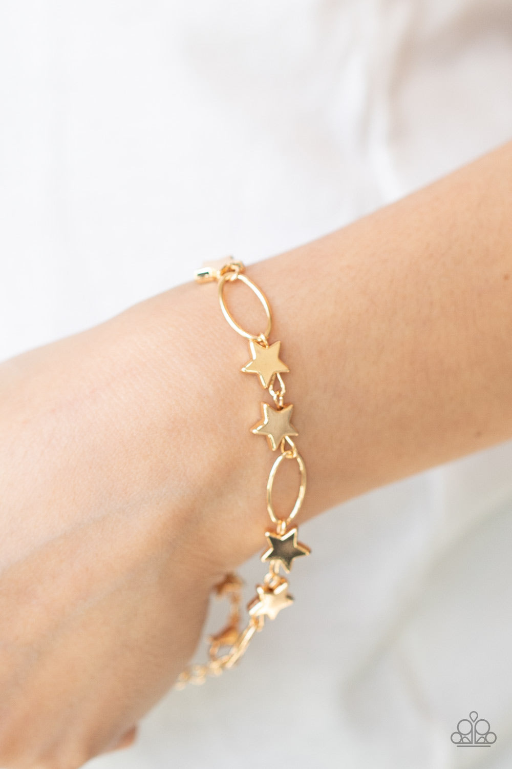 STARS AND SPARKS - GOLD STAR BRACELET