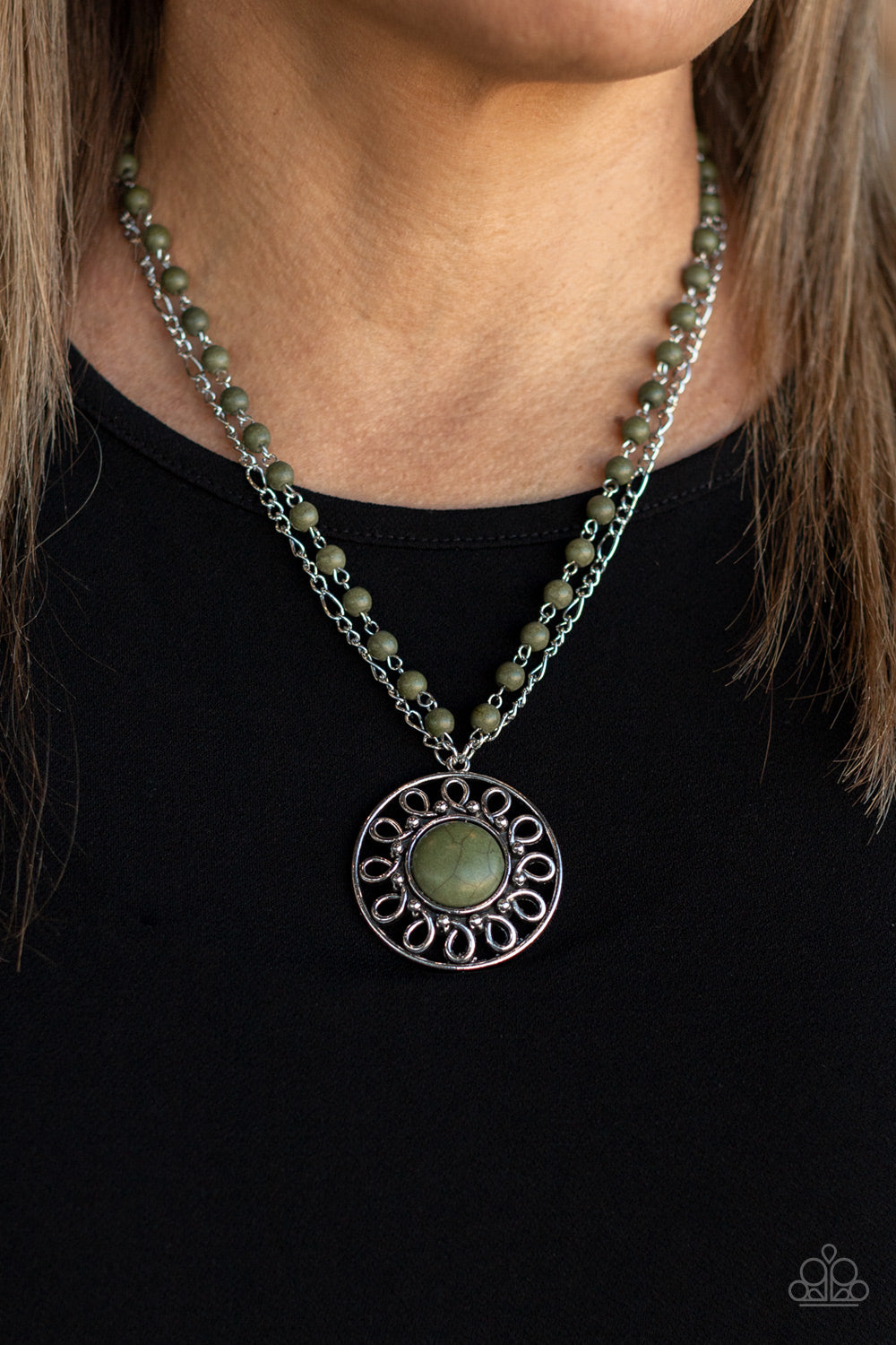 SAHARA SUBURB - GREEN CRACKLE STONE NECKLACE