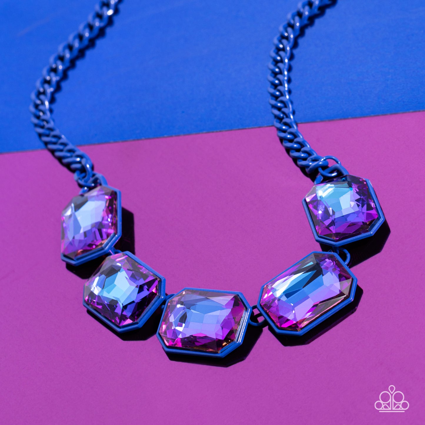 EMERALD CITY COUTURE - BLUE METAL PURPLE BLUEISH RHINESTONES NECKLACE LIFE OF THE PARTY JUNE 2023