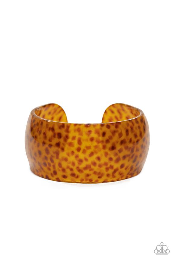 JUNGLE CRUISE - BROWN ACRYLIC ANIMAL PRINT TORTOISE SHELL CUFF BRACELET