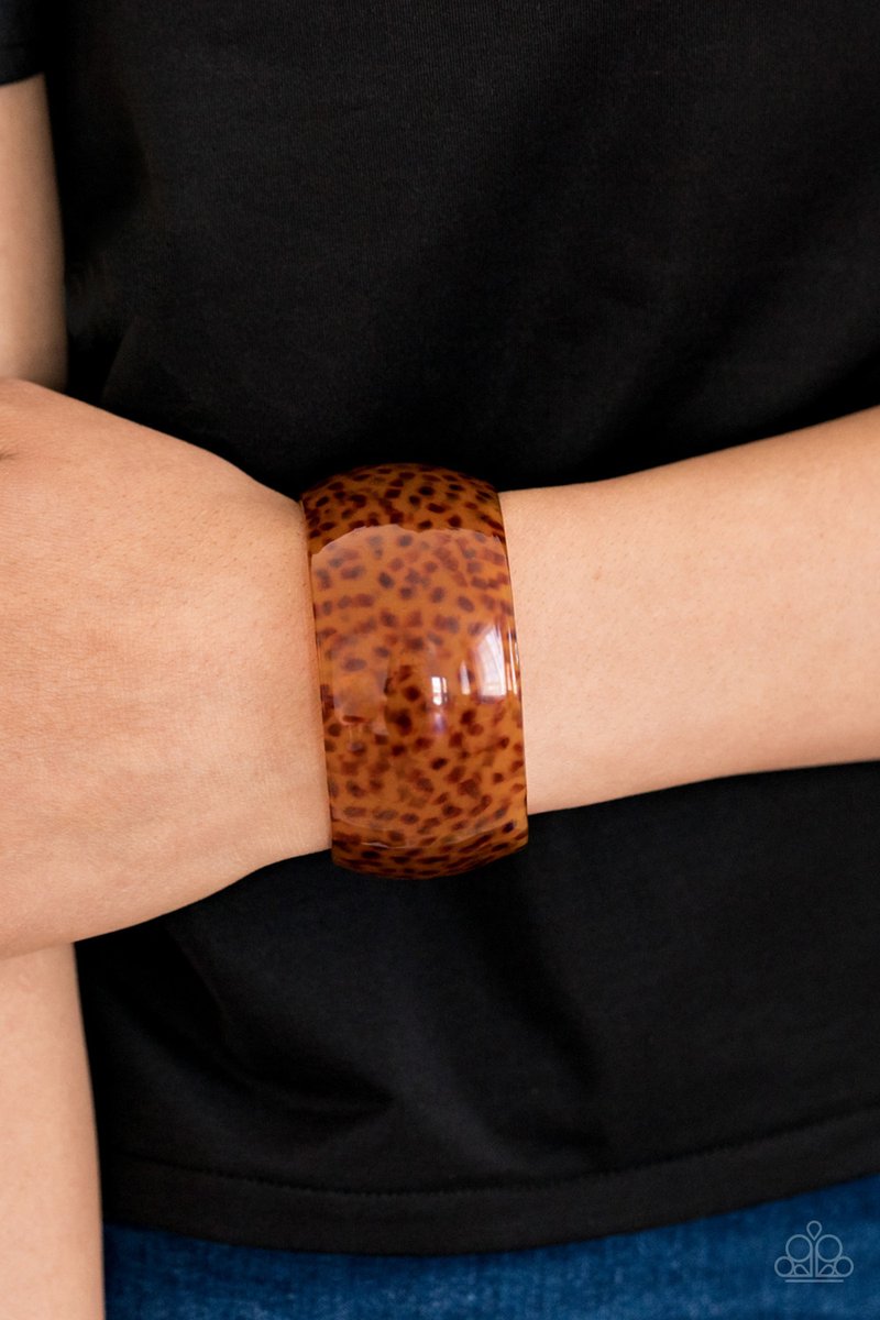 JUNGLE CRUISE - BROWN ACRYLIC ANIMAL PRINT TORTOISE SHELL CUFF BRACELET